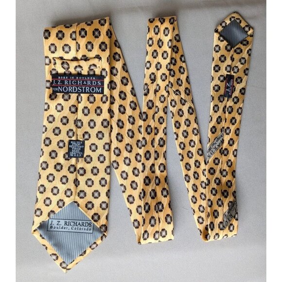 JZ Richards All Silk Jacquard Tie Floral Yellow Hand Made in USA 61" x 3 7/8" - Picture 4 of 5